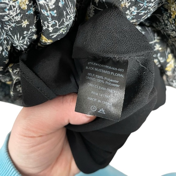 NWOT ASTR The Label Faux Wrap Blouson Chiffon Dress in Black/Gold Size M - Picture 12 of 17